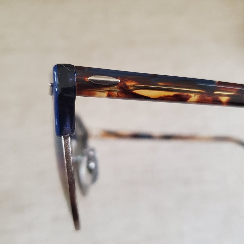 NEW: Ray-Ban 51mm Icons Clubround Phantos Sunglasses in Blue - Picture 14 of 16